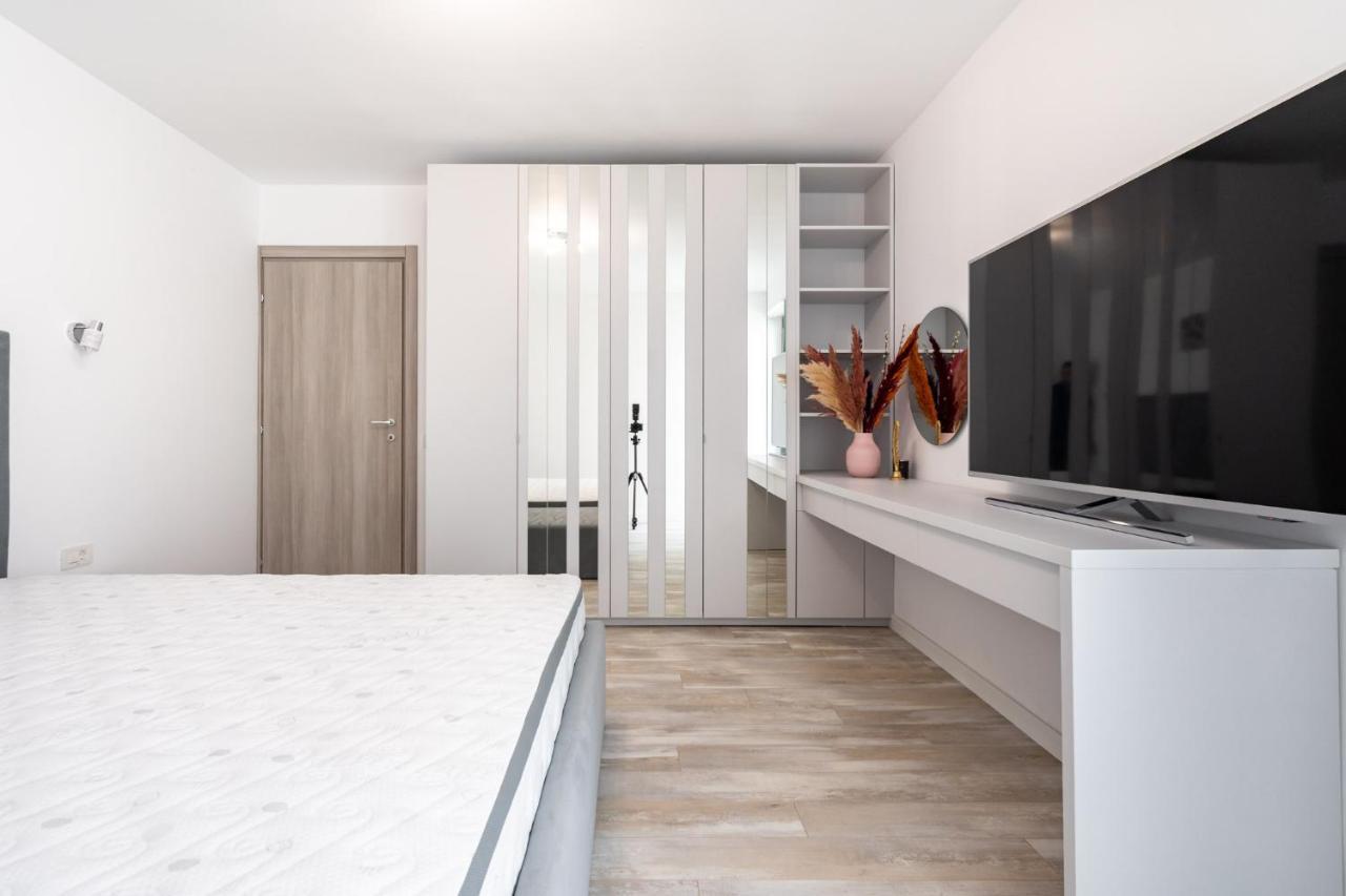 Central Apartment Diamond Bucarest Extérieur photo